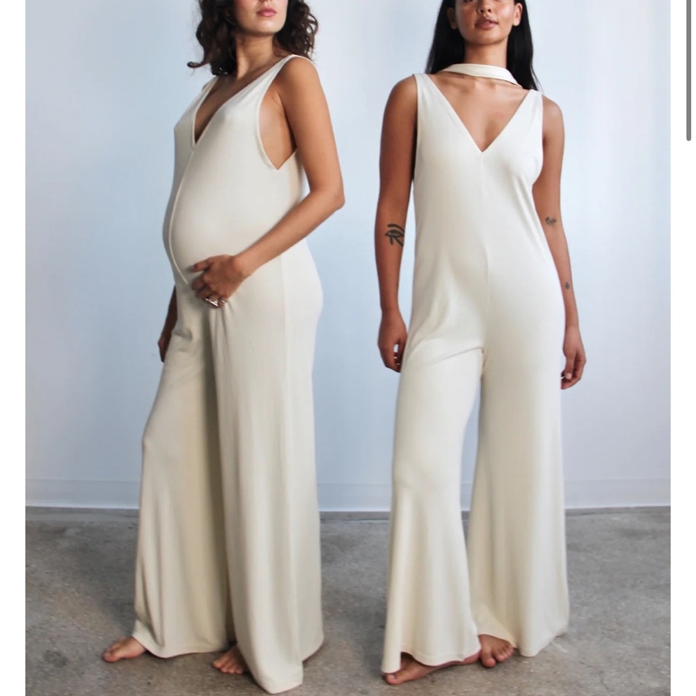 Chic Cream Sleeveless Jumpsuit